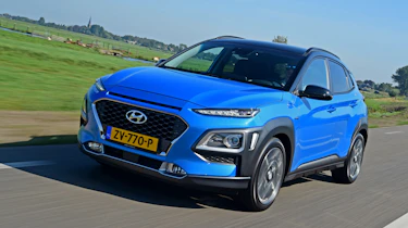 Hyundai Kona Hybrid - front tracking
