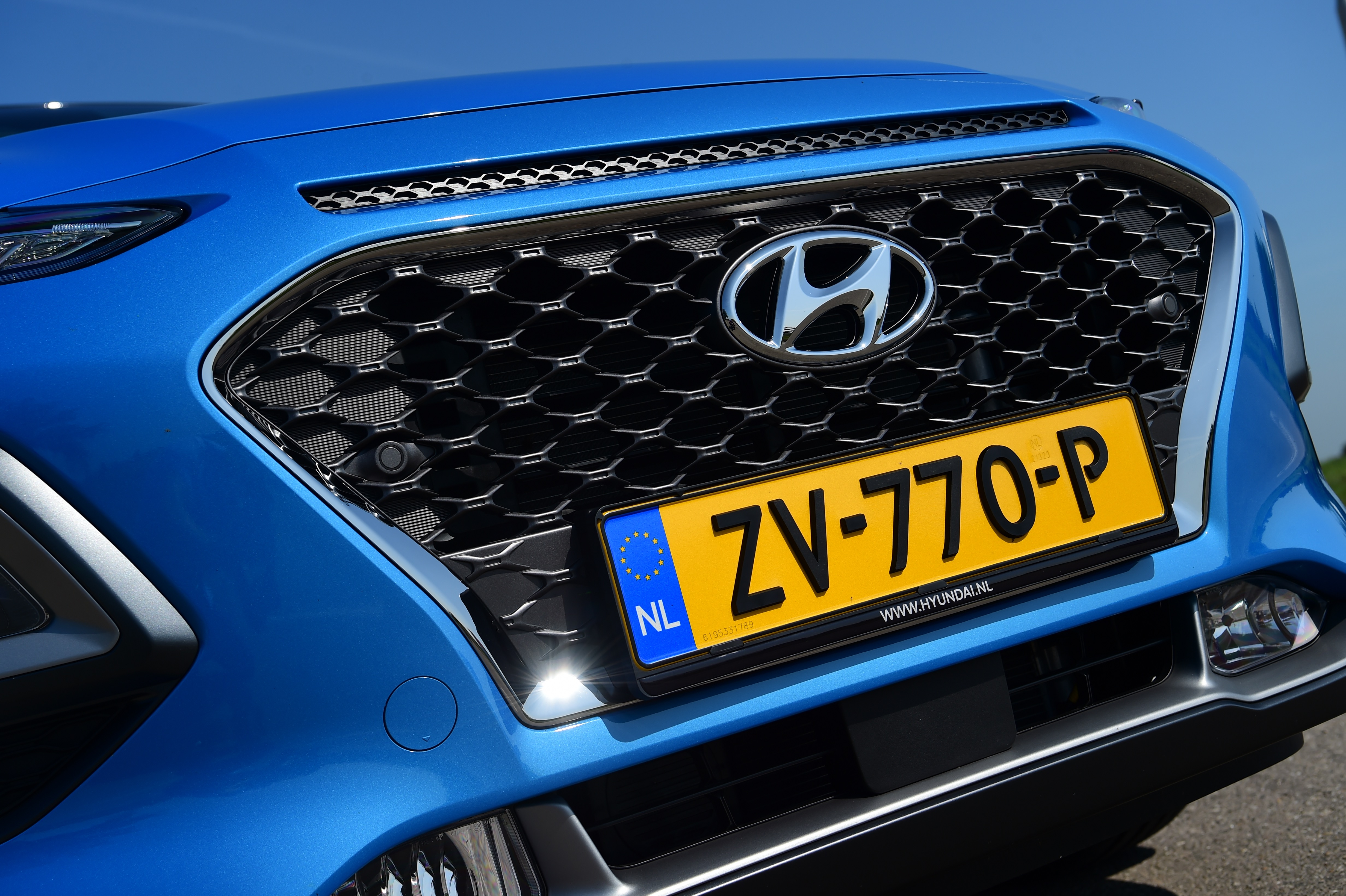 Hyundai Kona Hybrid - grille