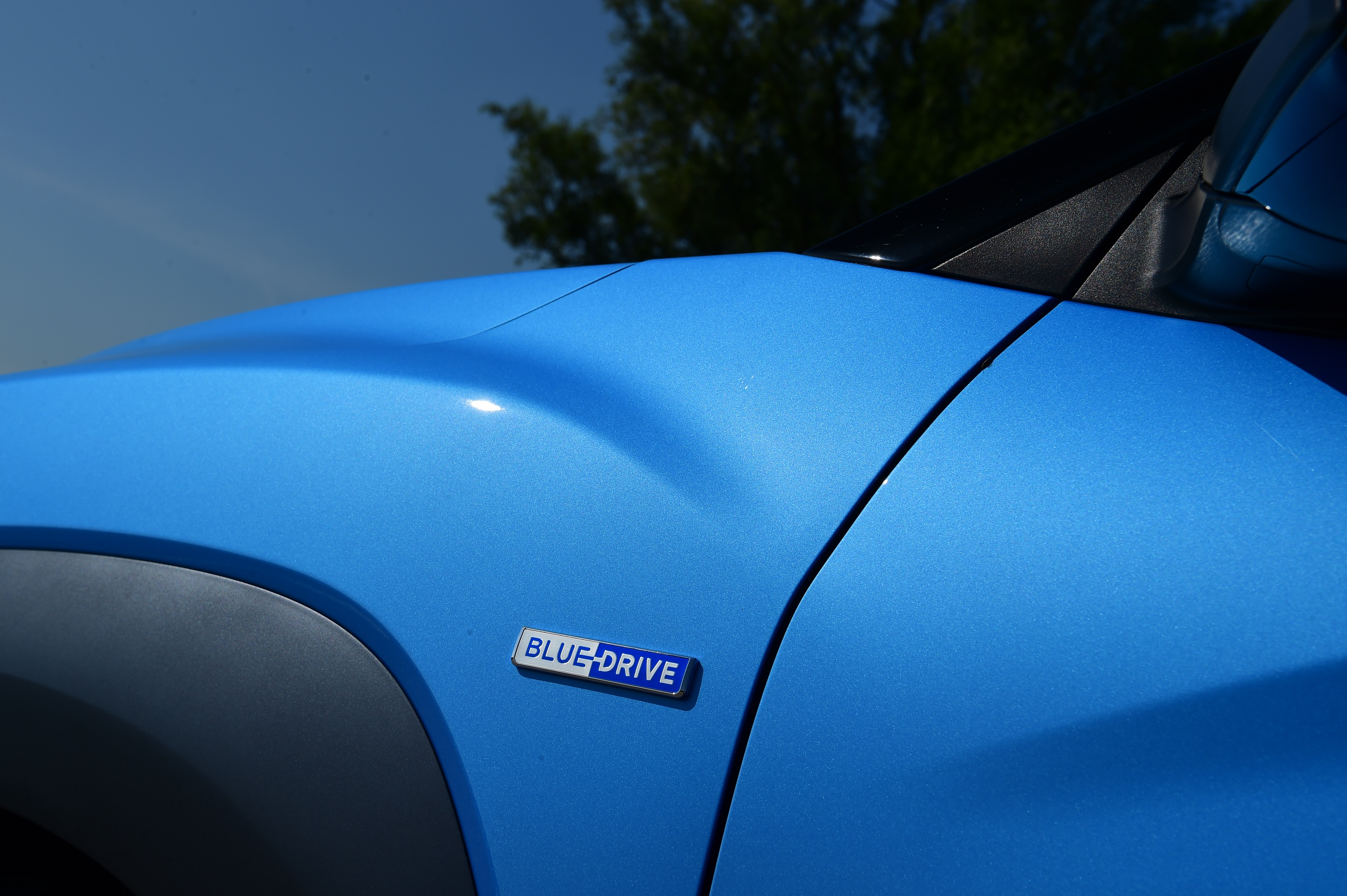 Hyundai Kona Hybrid - hybrid badge