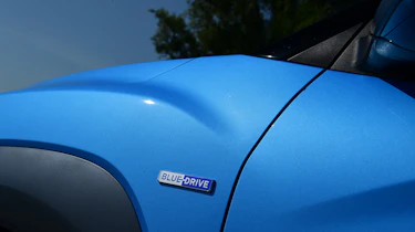 Hyundai Kona Hybrid - hybrid badge