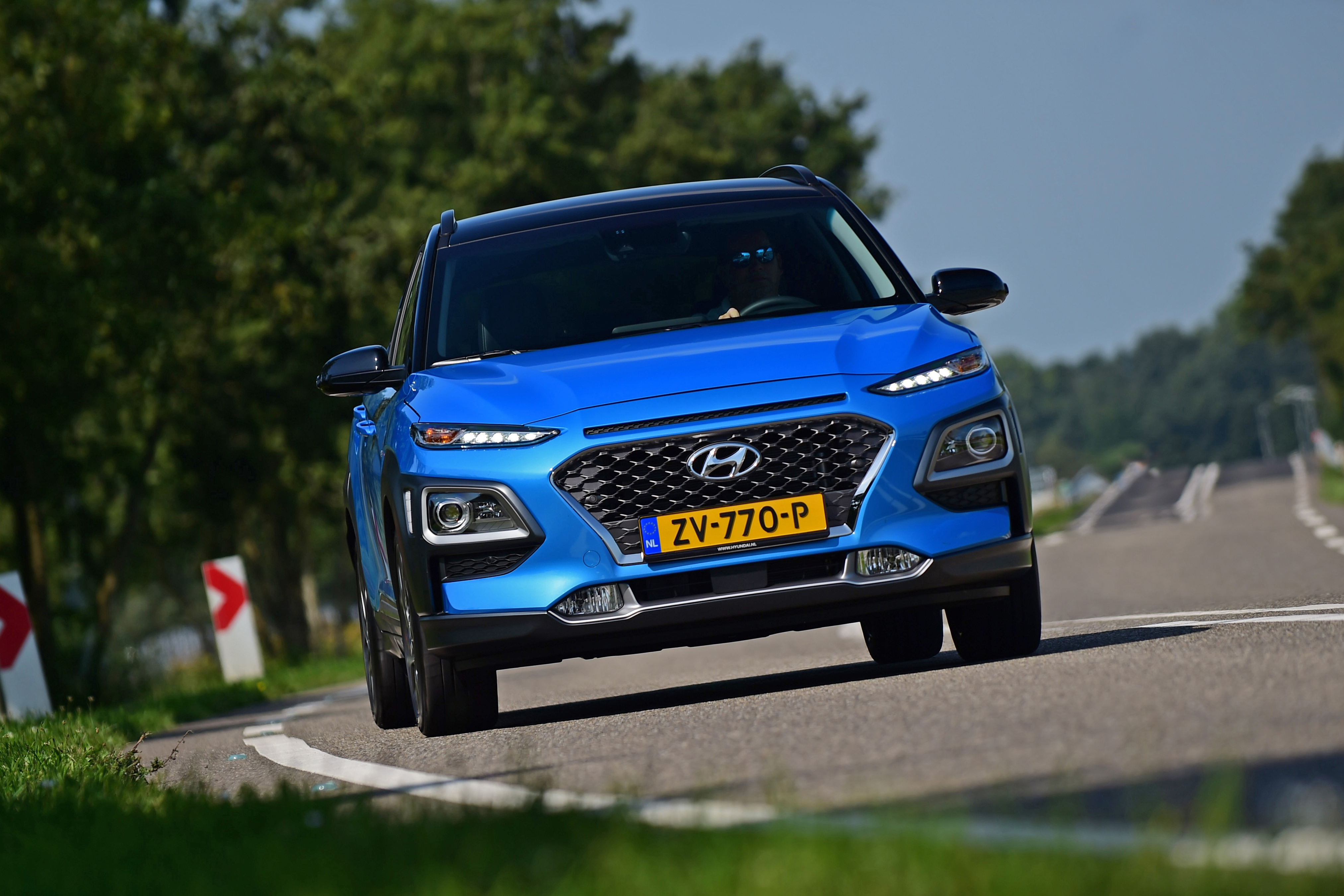 Hyundai Kona Hybrid - front cornering