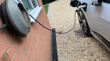 Jaguar I-Pace - charging