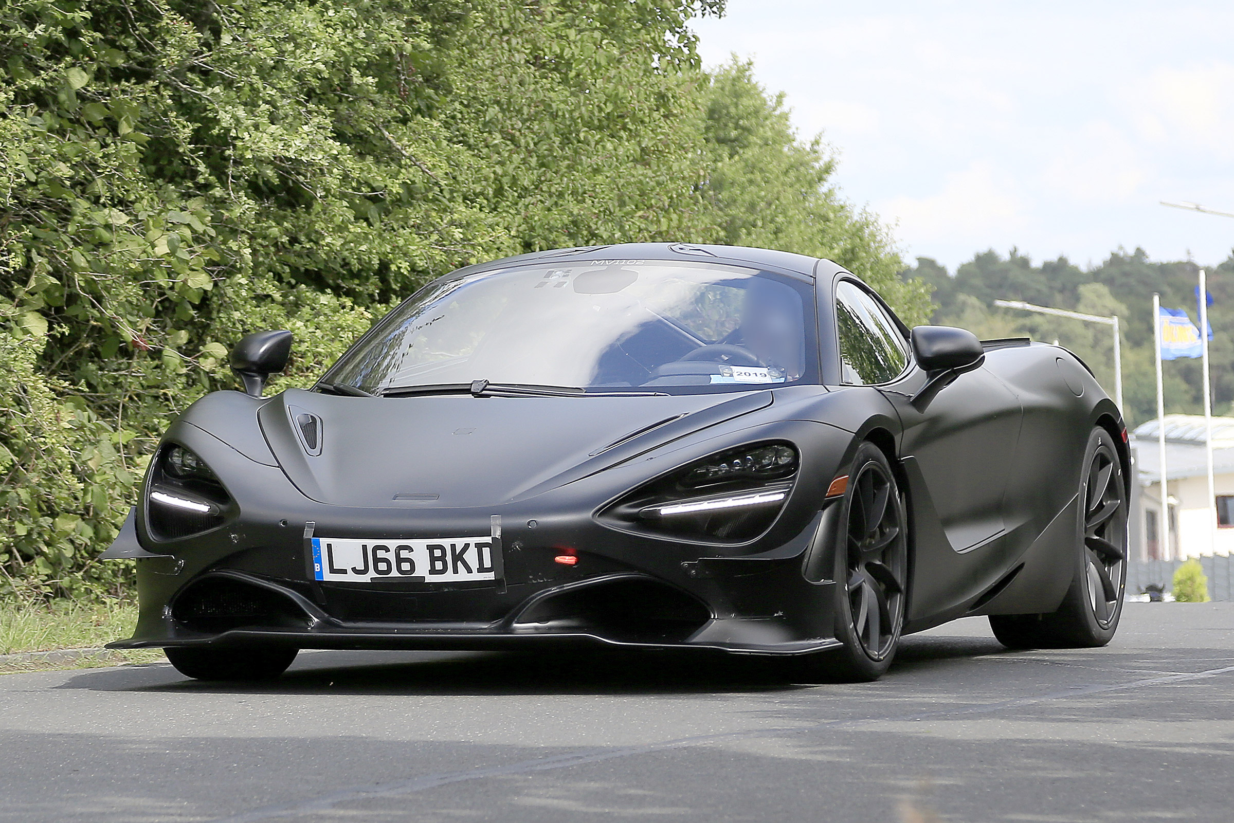 McLaren 750LT - spyshot 2