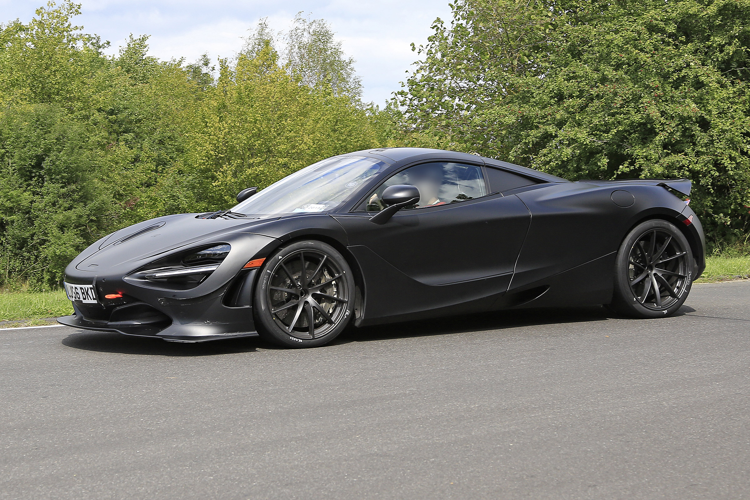 McLaren 750LT - spyshot 4