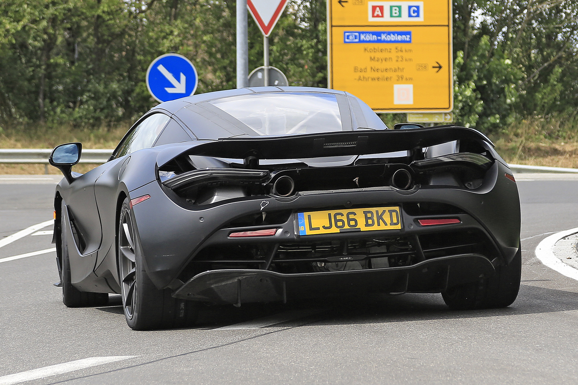 McLaren 750LT - spyshot 8