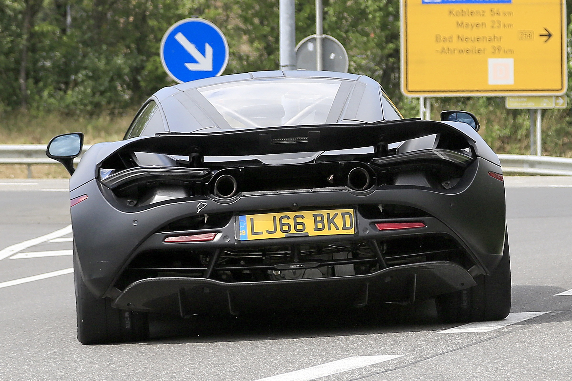 McLaren 750LT - spyshot 9