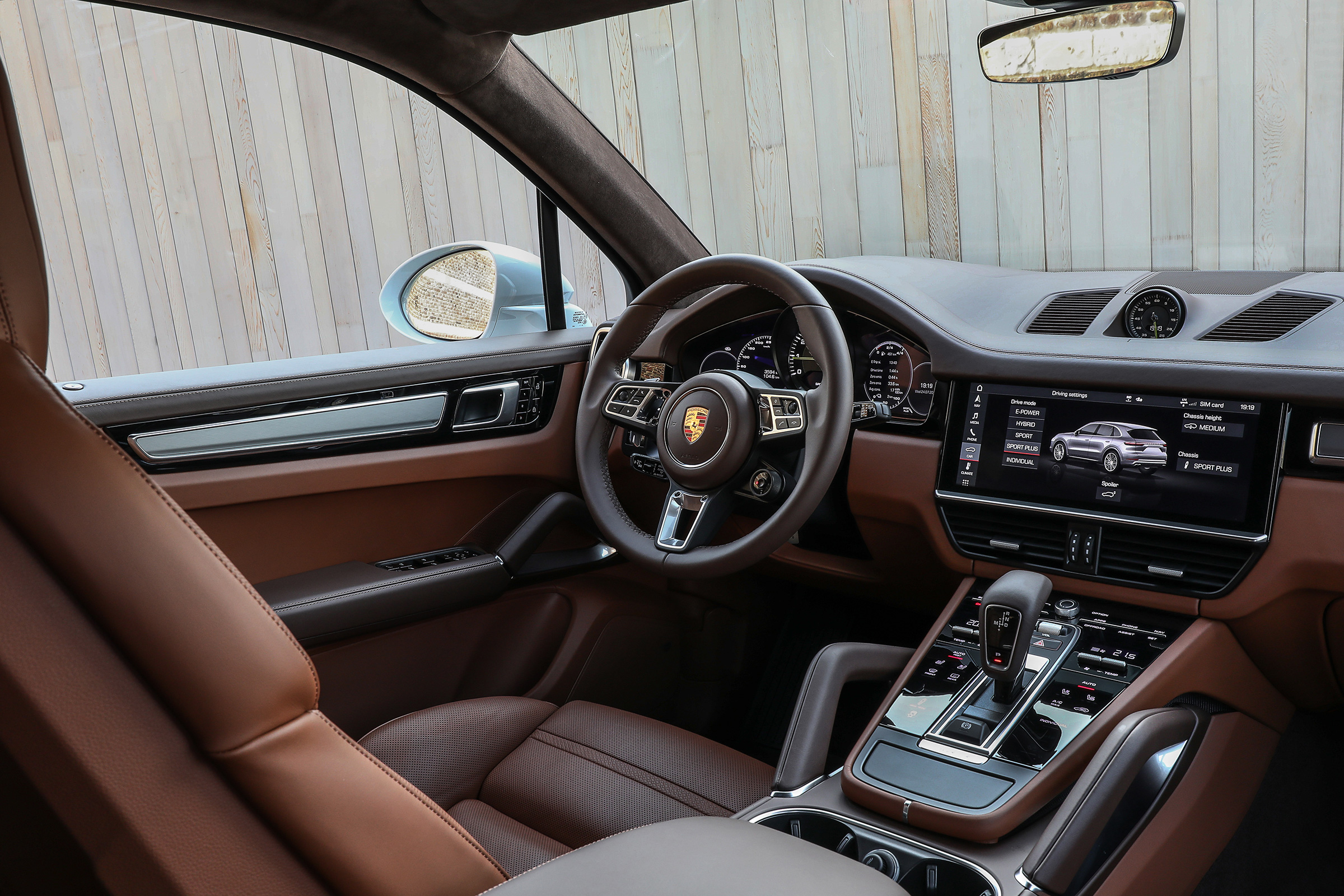 Porsche Cayenne Turbo S E-Hybrid - interior