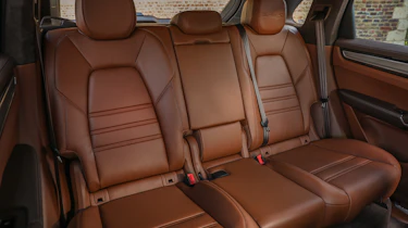 Porsche Cayenne Turbo S E-Hybrid - rear seats