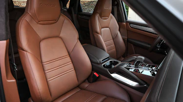 Porsche Cayenne Turbo S E-Hybrid - front seats