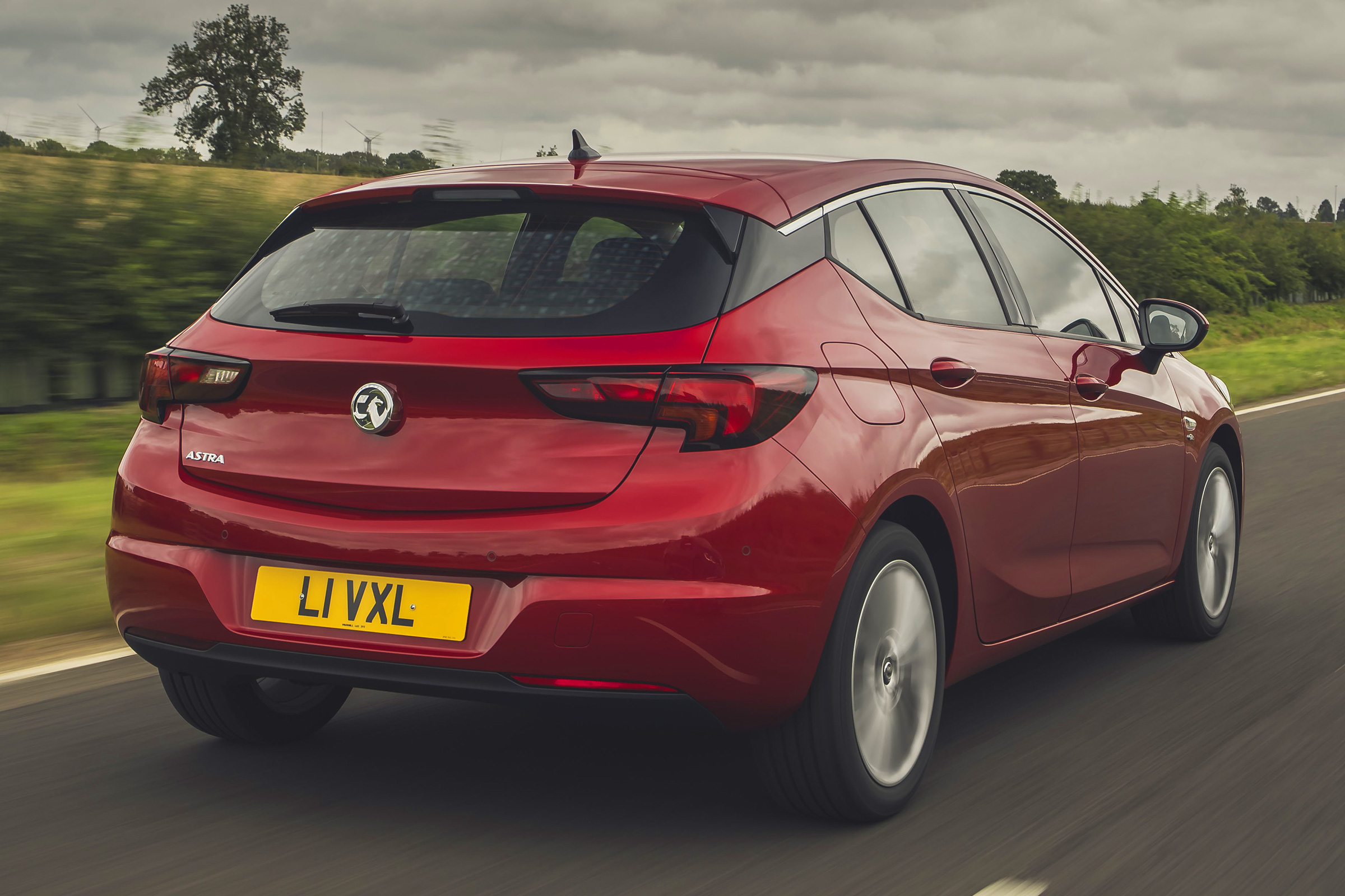 Vauxhall Astra 2019 facelift - rear tracking