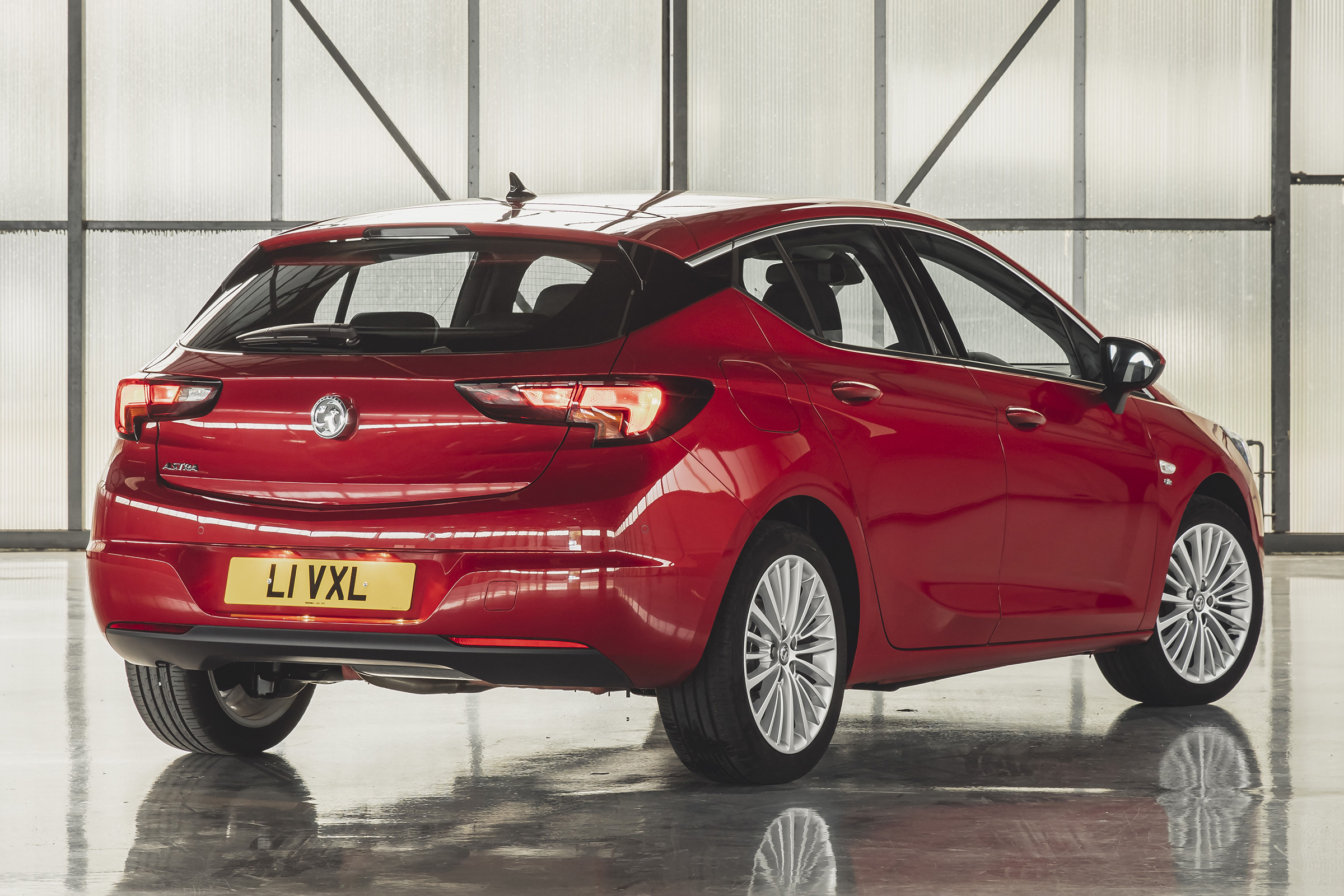 Vauxhall Astra 2019 facelift - rear 3/4 static