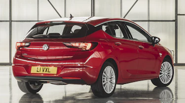 Vauxhall Astra 2019 facelift - rear 3/4 static