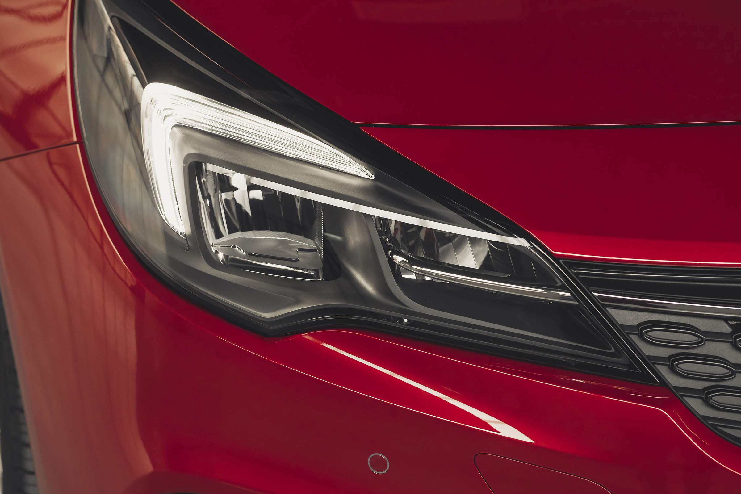 Vauxhall Astra 2019 facelift - headlight