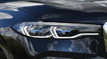 BMW X7 - headlight