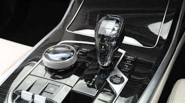 BMW X7 - gear