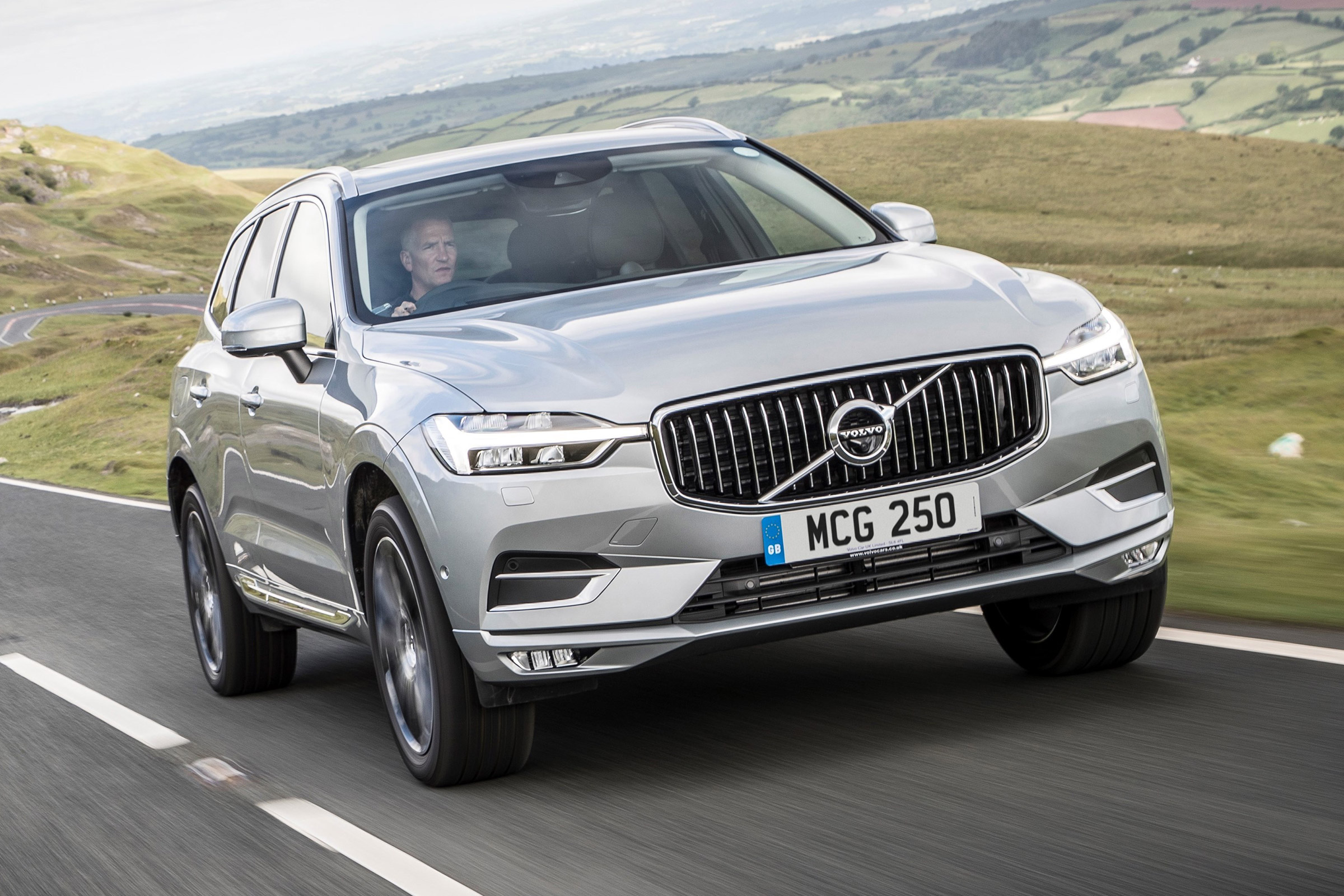 Volvo XC60 D4 - front