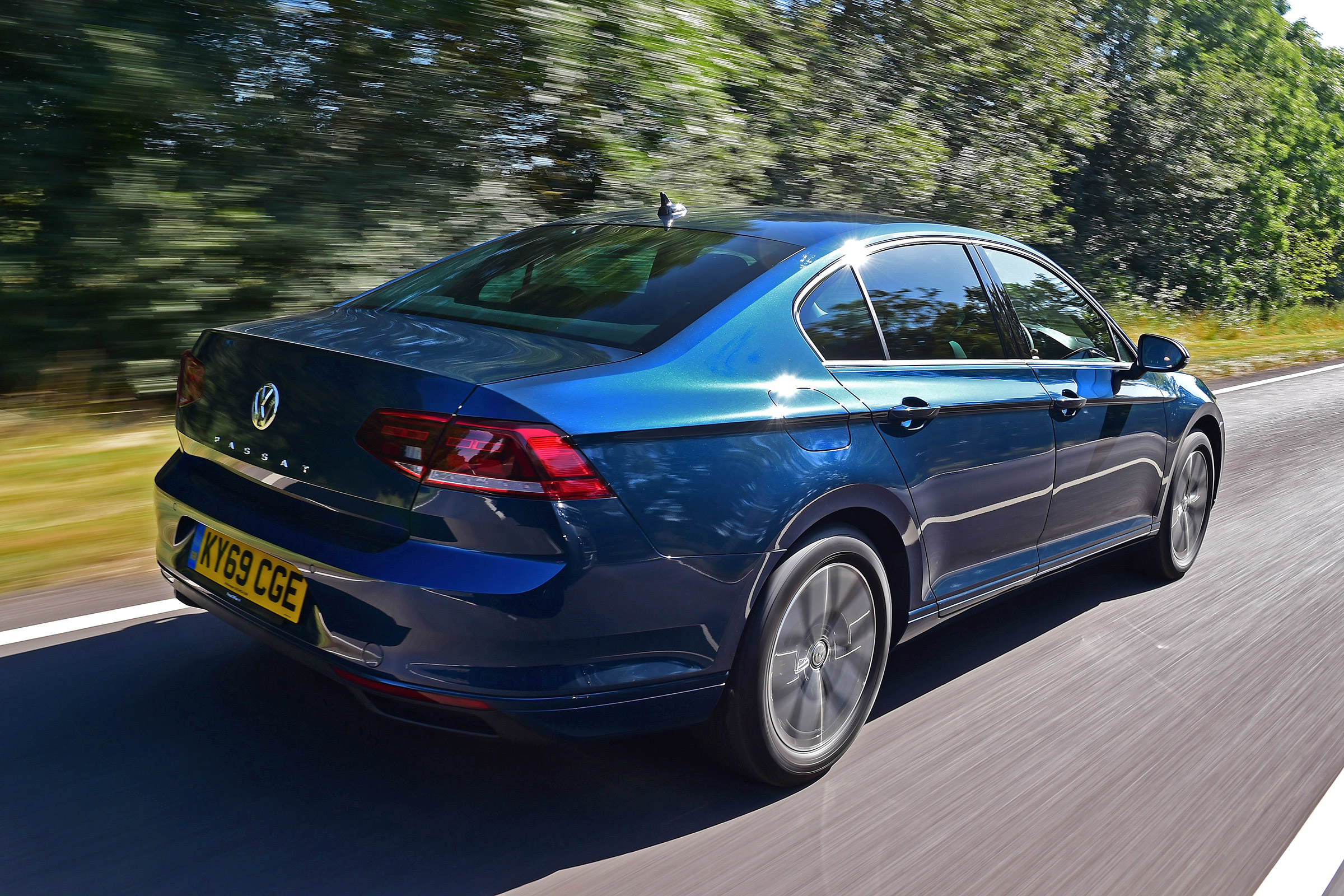 Volkswagen Passat - rear