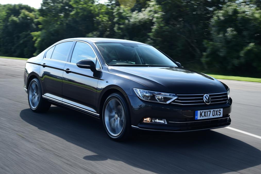 Used Volkswagen Passat - front action