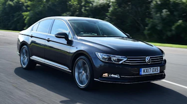 Used Volkswagen Passat - front action