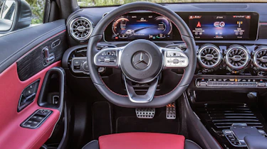 Mercedes A 250 e - dash
