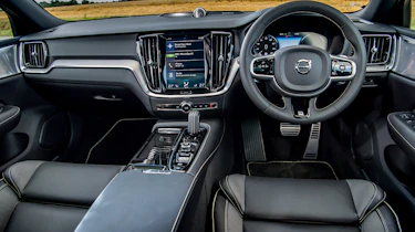 Volvo V60 T8 Twin Engine - dash