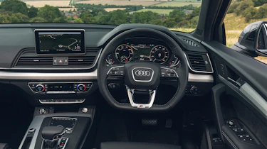 Audi Q5 55 TFSI e - dash