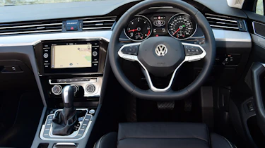Volkswagen Passat - dash