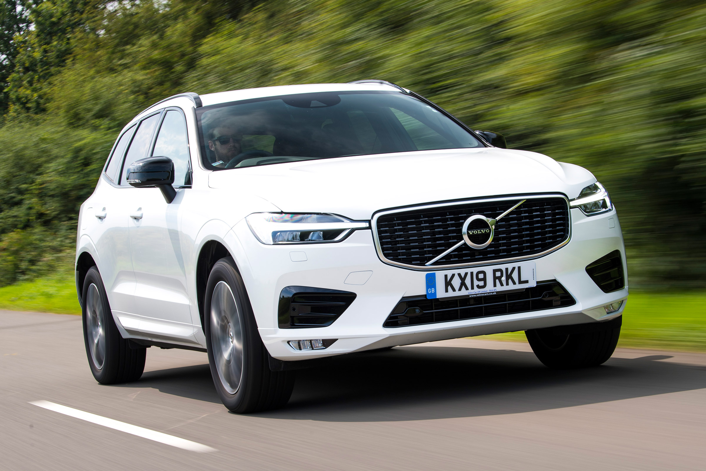 Volvo XC60 - front