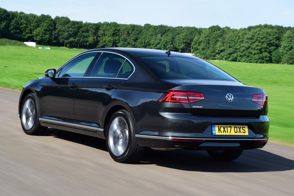 Used Volkswagen Passat - rear action