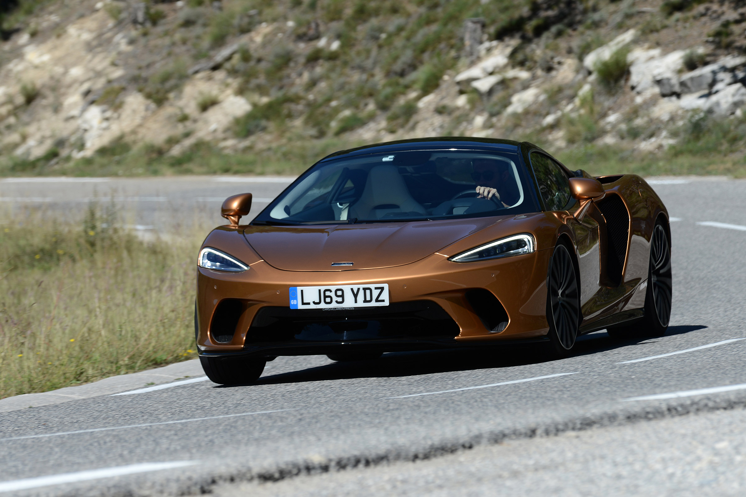 McLaren GT - front cornering