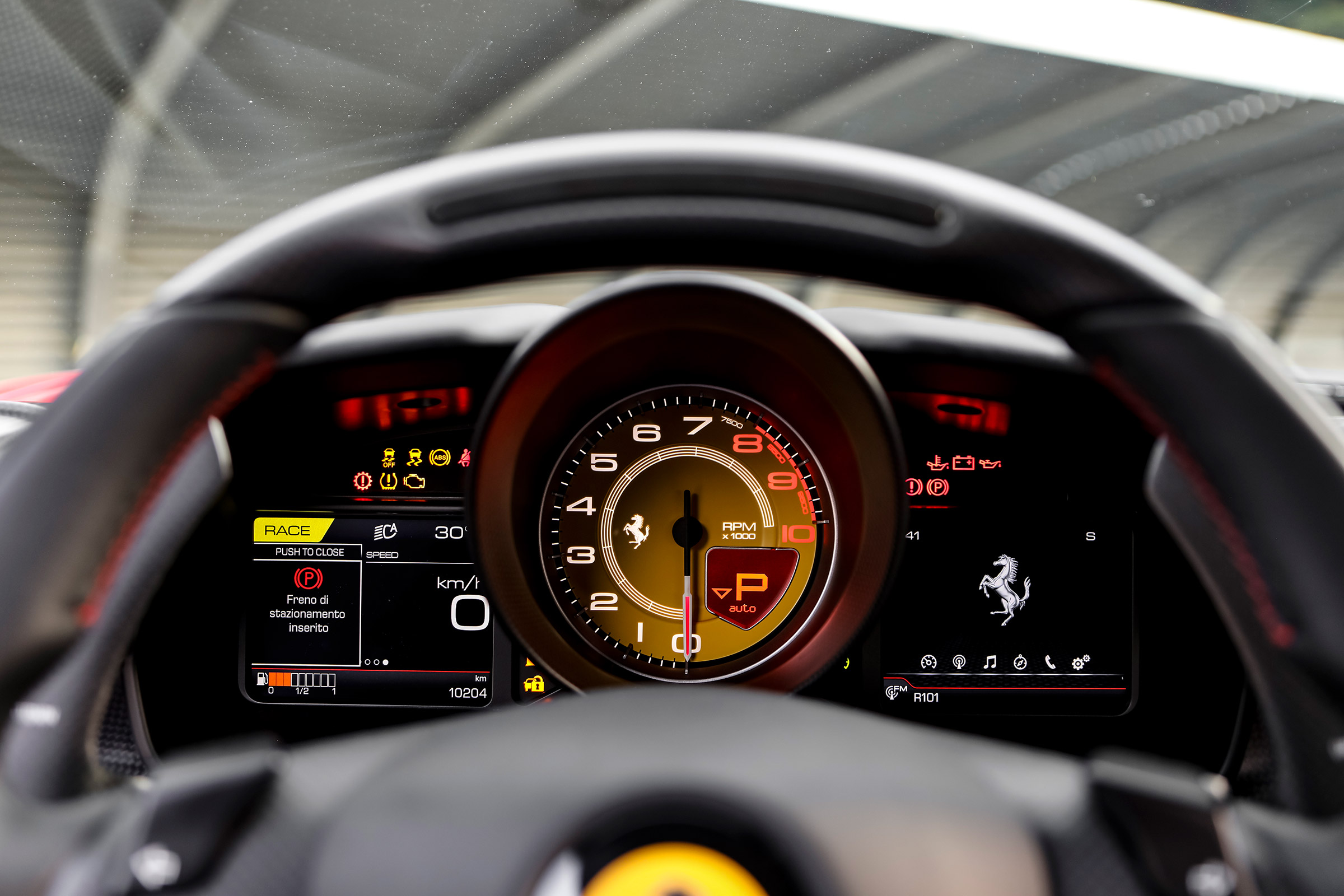 Ferrari F8 Tributo - dials