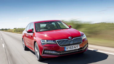 Skoda Superb - front tracking