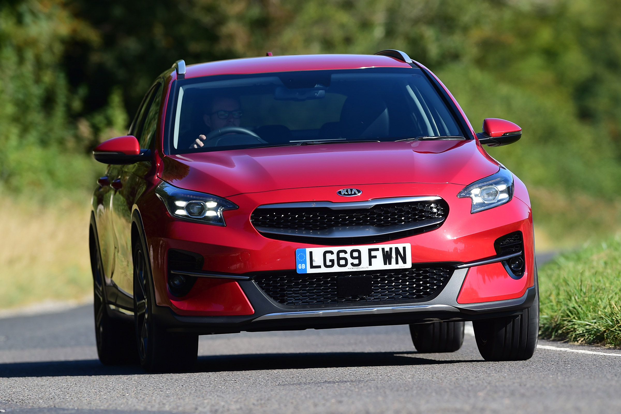 Kia XCeed - front cornering
