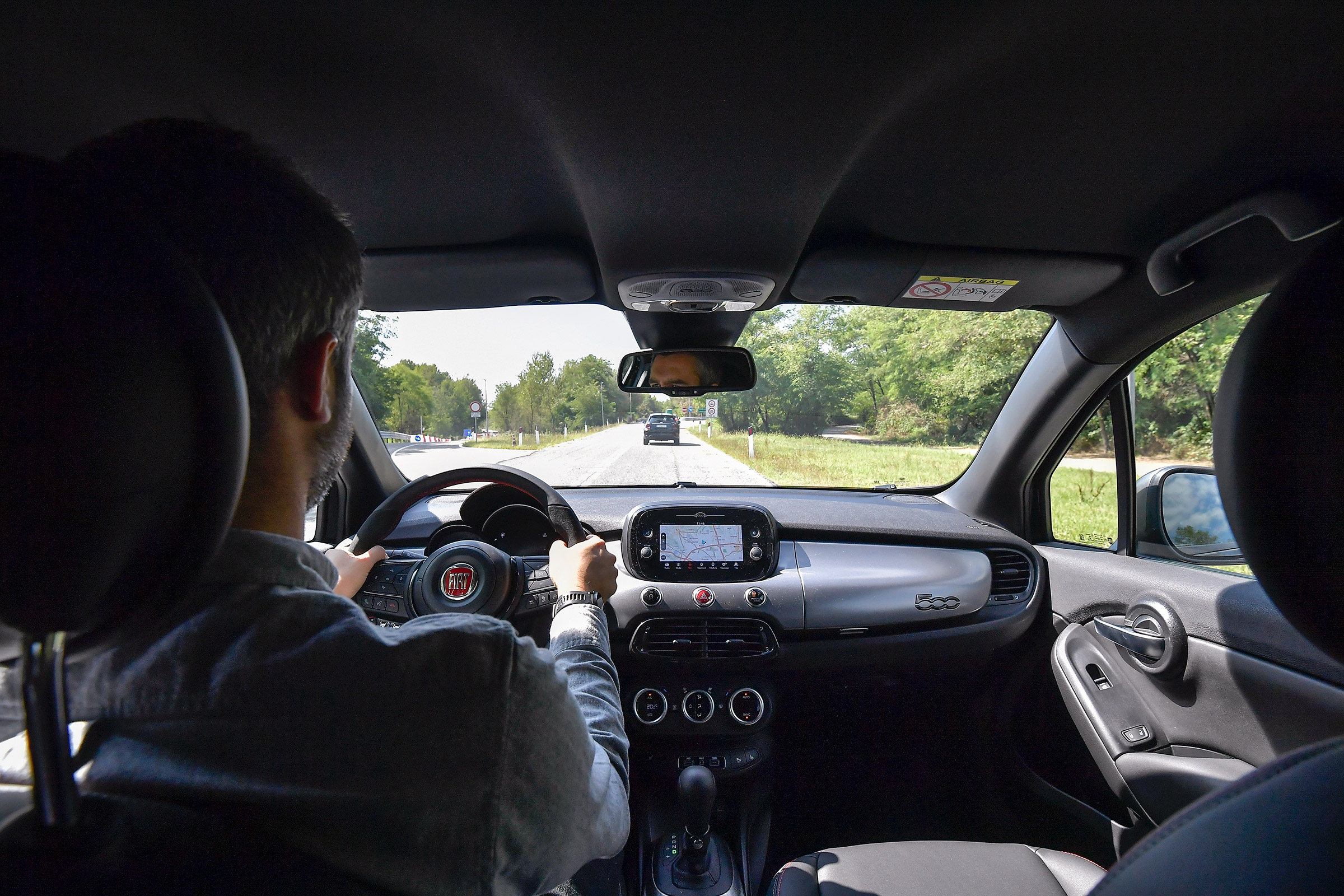 Fiat 500 X Sport - driving