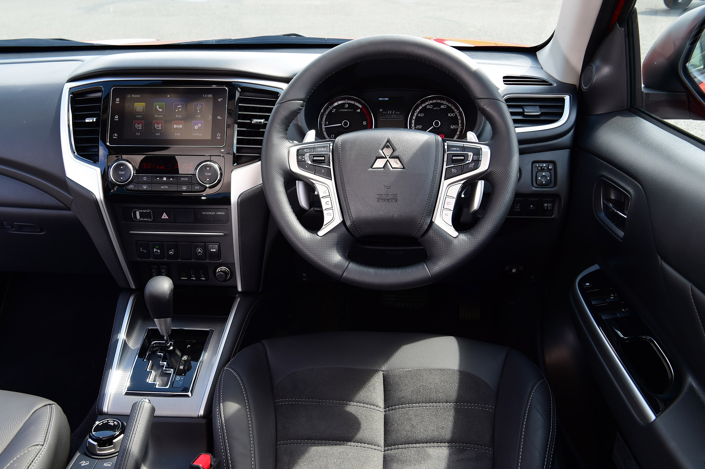 Mitsubishi L200 - dash