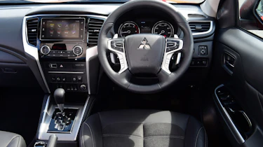 Mitsubishi L200 - dash