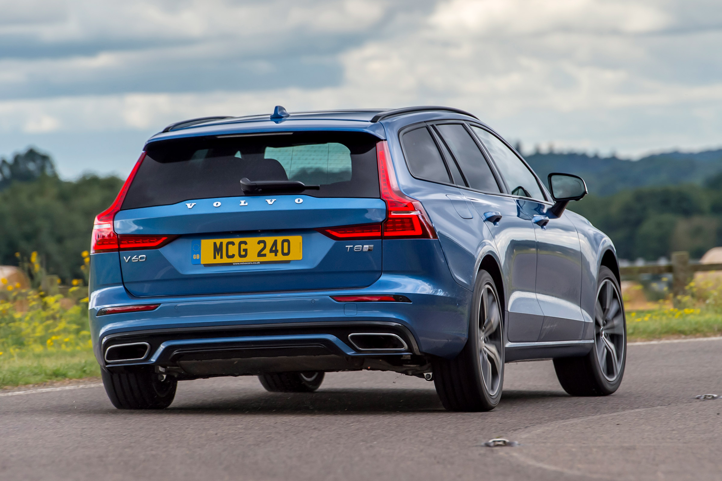 Volvo V60 T8 Twin Engine - rear action