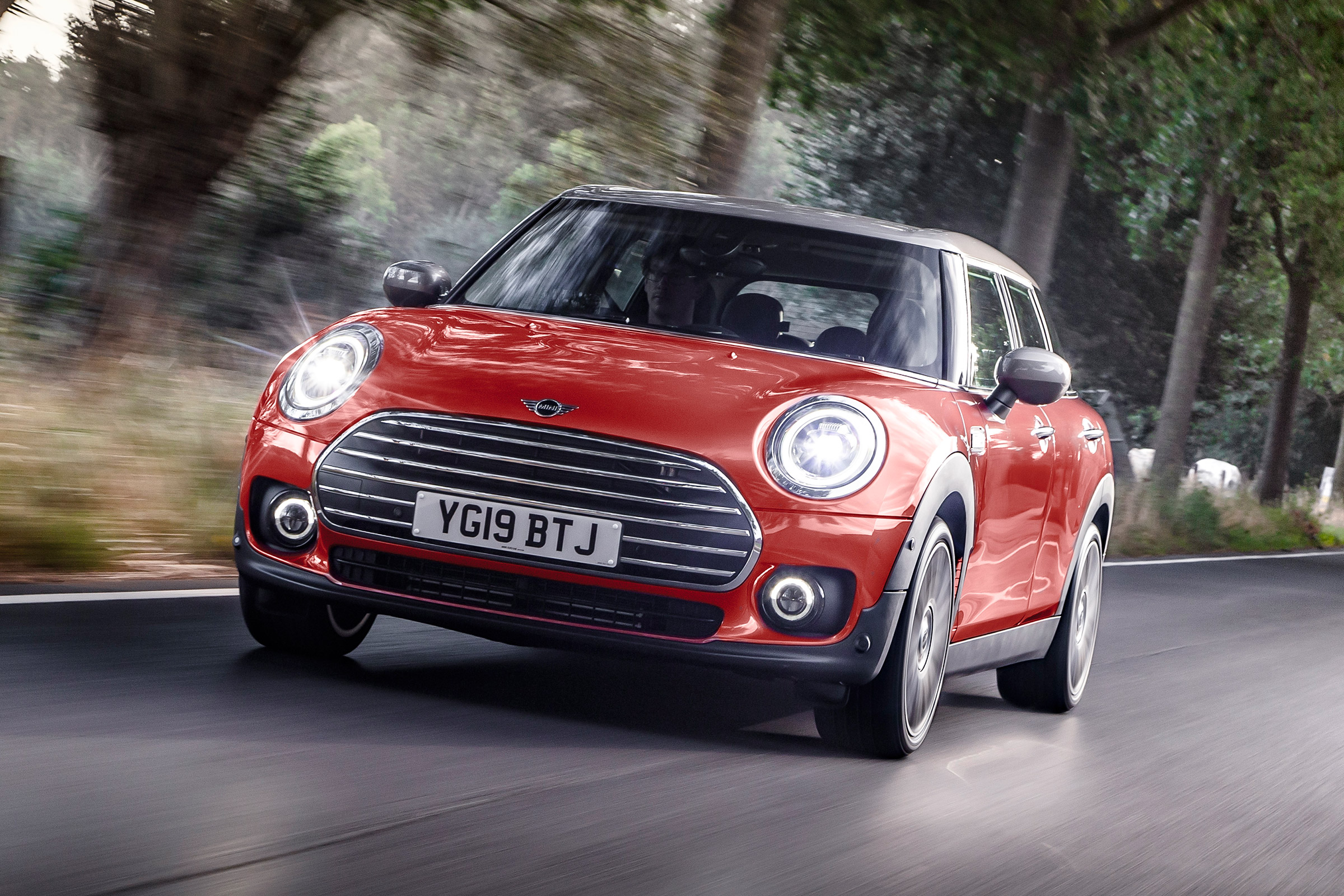 MINI Clubman - front action