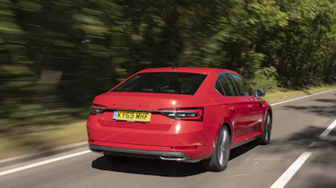 Skoda Superb - rear tracking