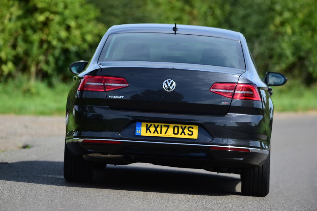 Used Volkswagen Passat - rear cornering