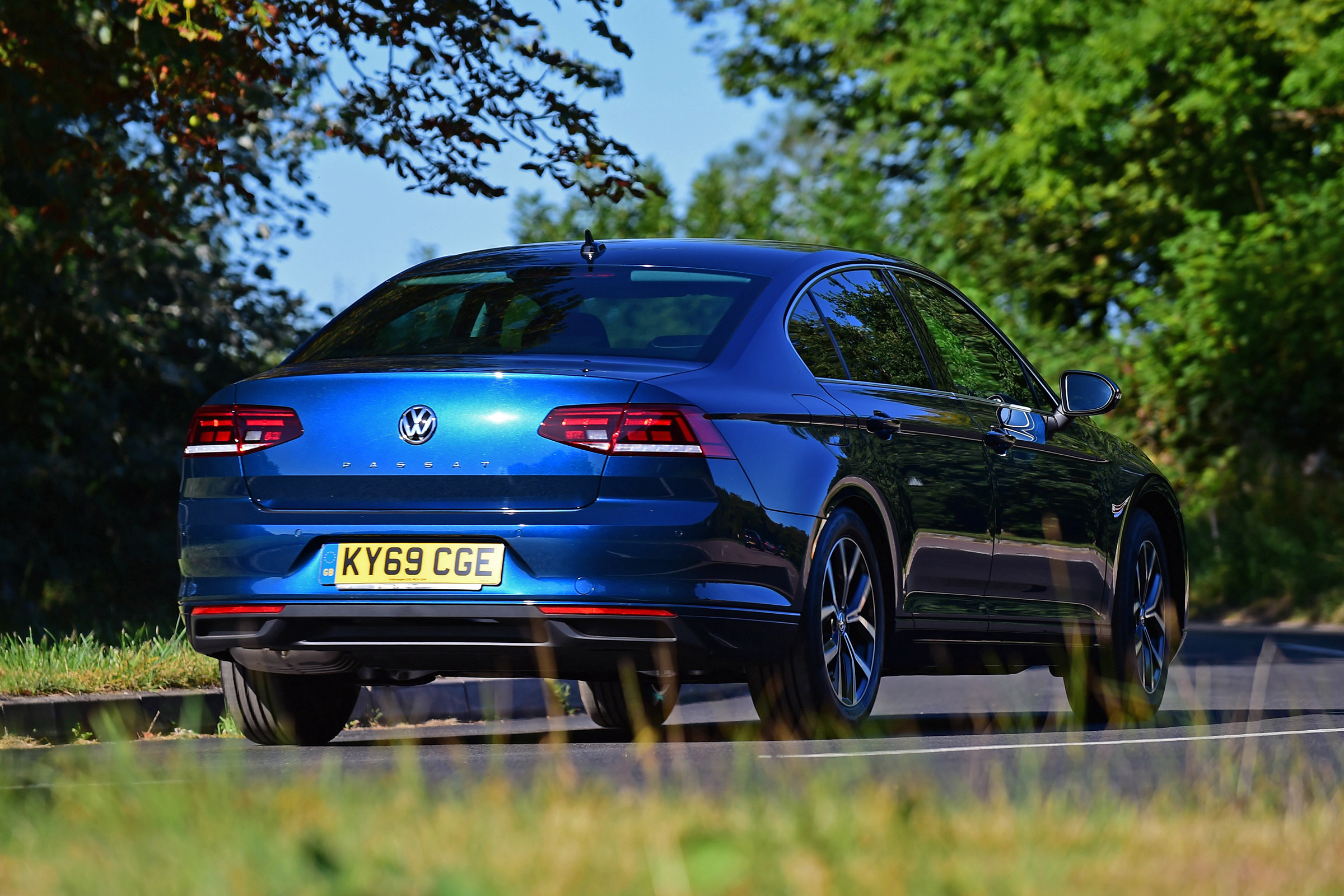 Volkswagen Passat - rear cornering