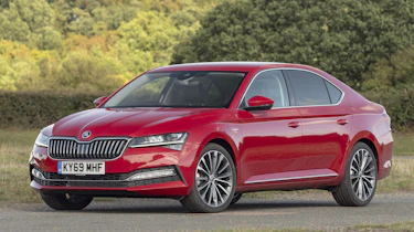 Skoda Superb - front static