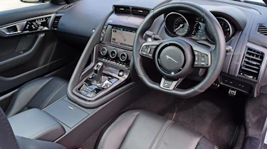 Used Jaguar F-Type - dash