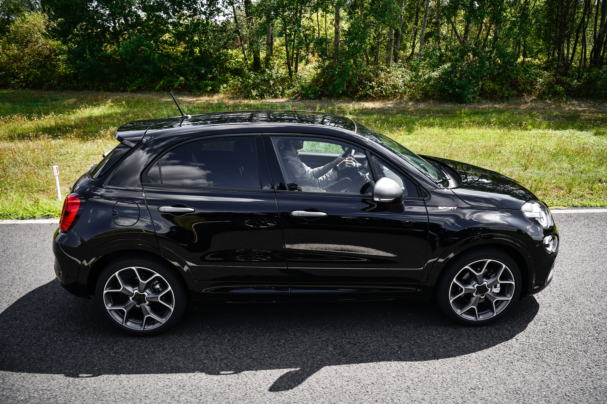 Fiat 500 X Sport - side