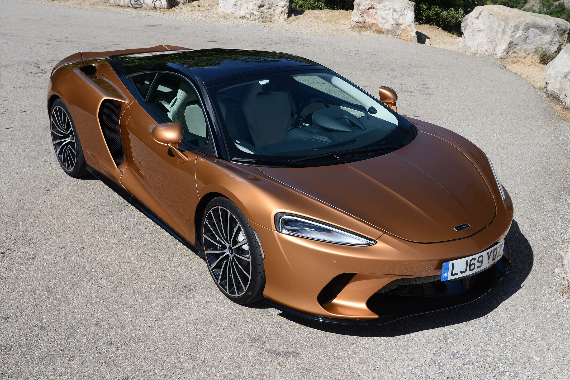 McLaren GT - front above