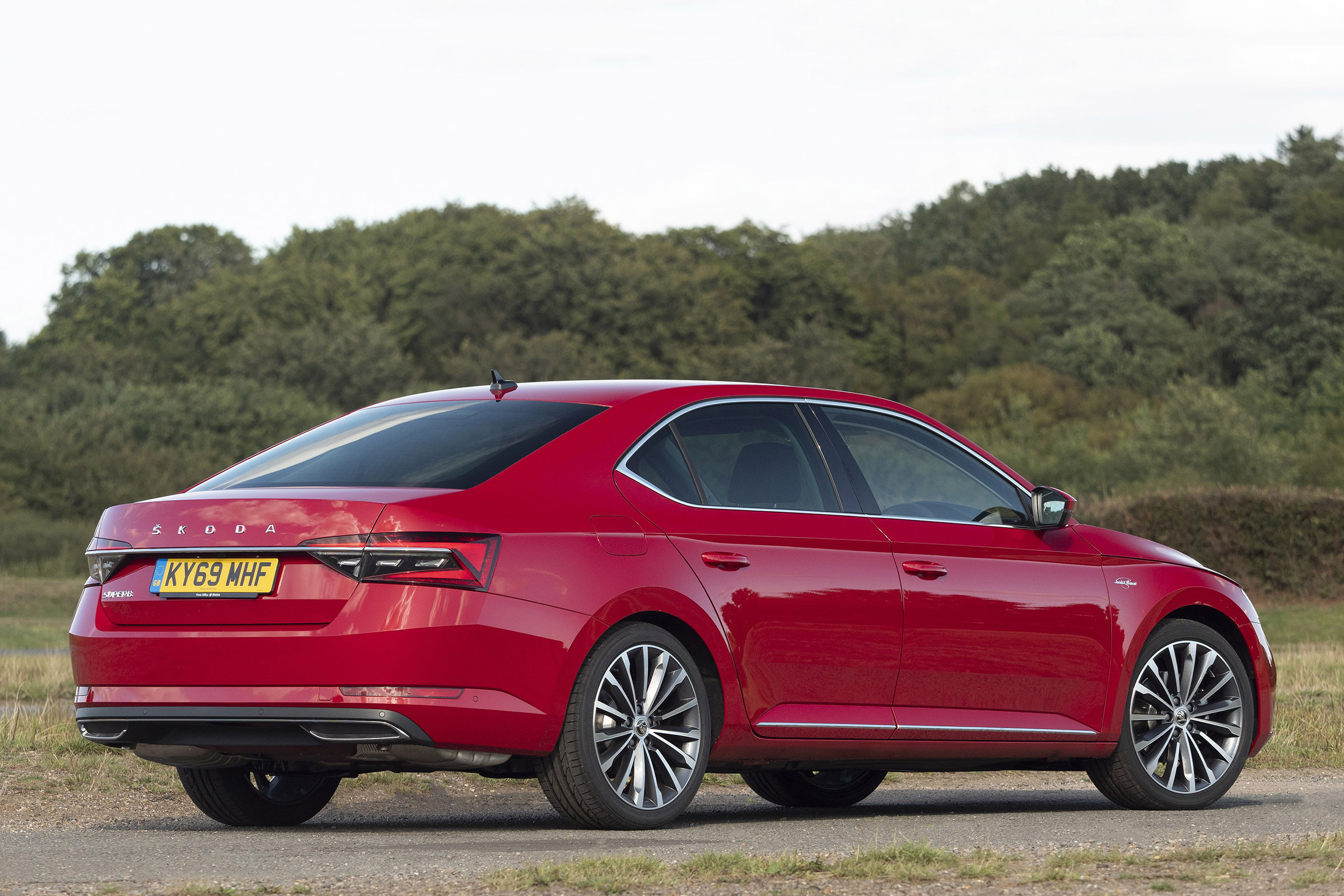 Skoda Superb - rear static