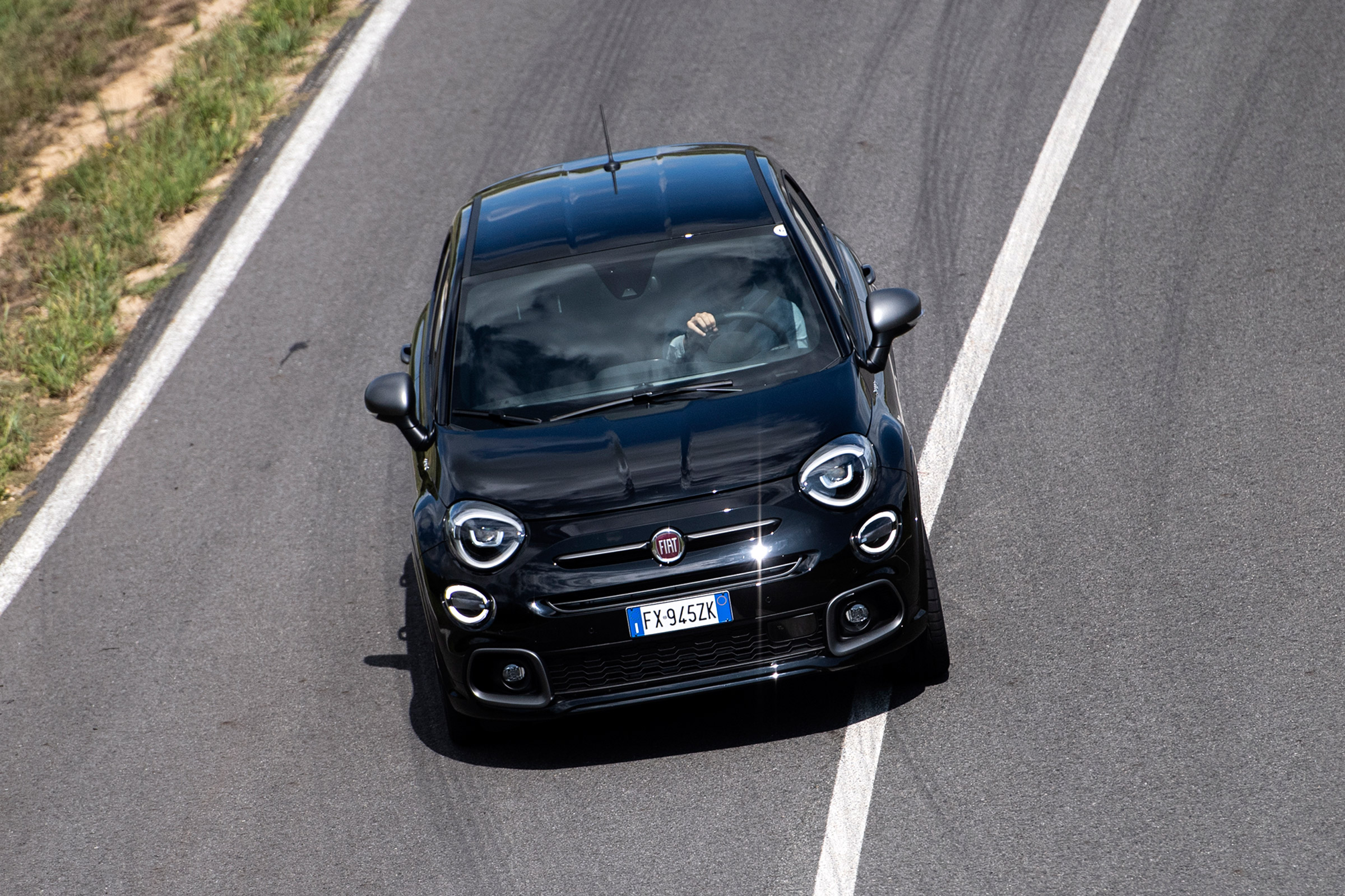 Fiat 500 X Sport - front cornering