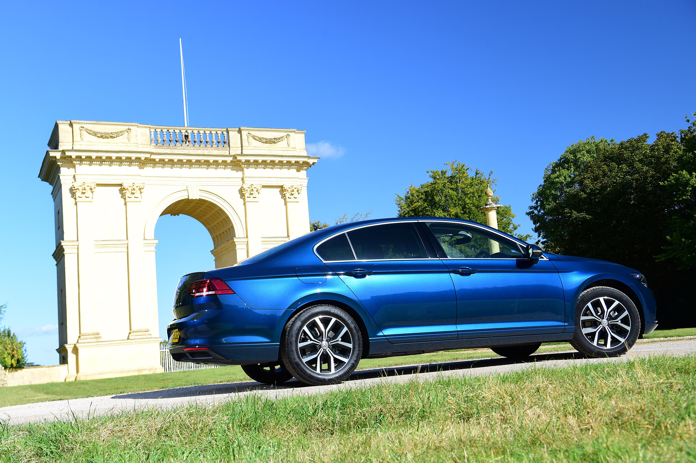 Volkswagen Passat - rear static