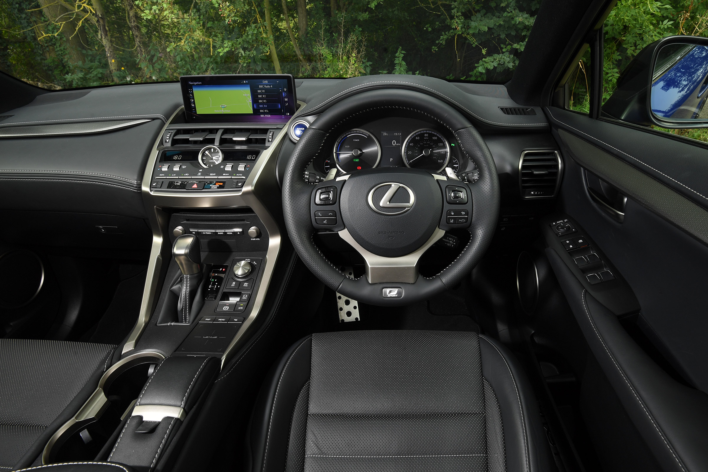 Lexus NX - dash