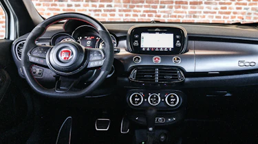 Fiat 500 X Sport - dash